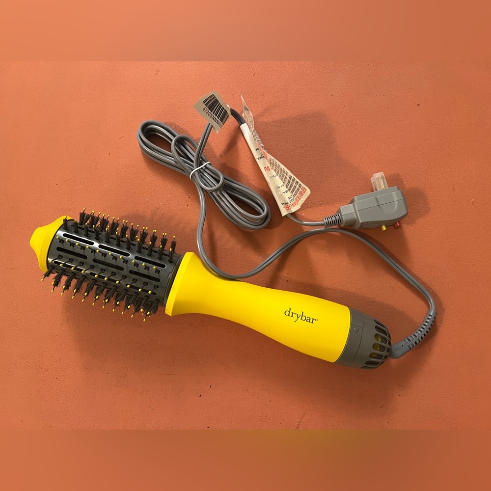 Drybar single shot blow dryer brush
